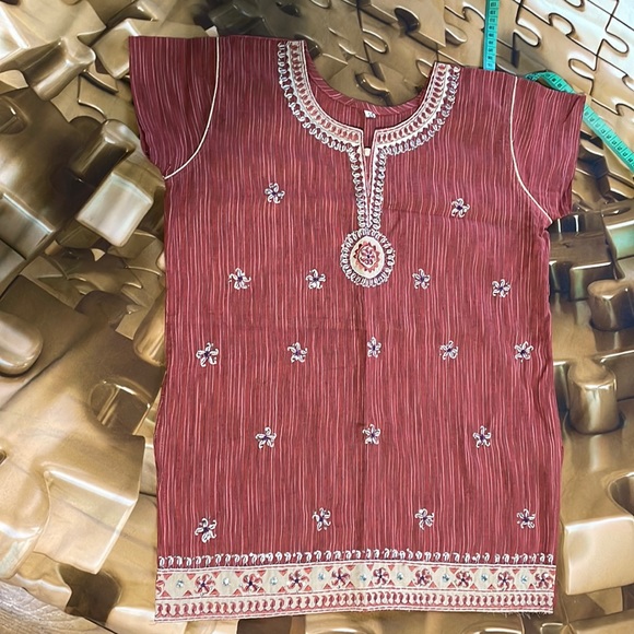 Kurta tops , nice pinkish peach color with beautiful embroidery work - Picture 1 of 5